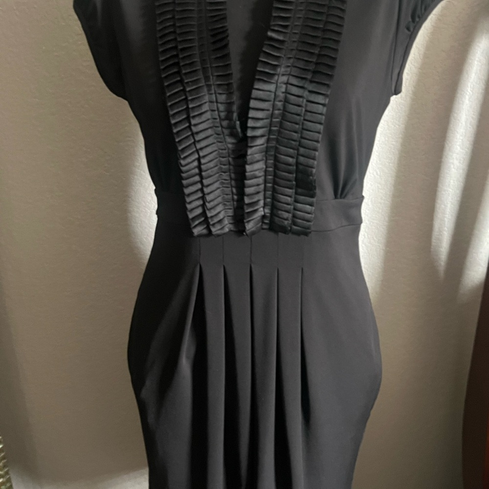 BCBGMaxAzria Black Pleated Sheath Midi Dress